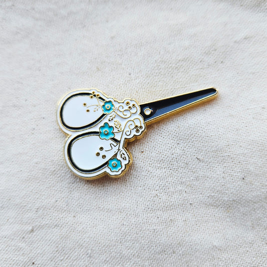 Enamel Cross Stitch Needle Holder Magnetic